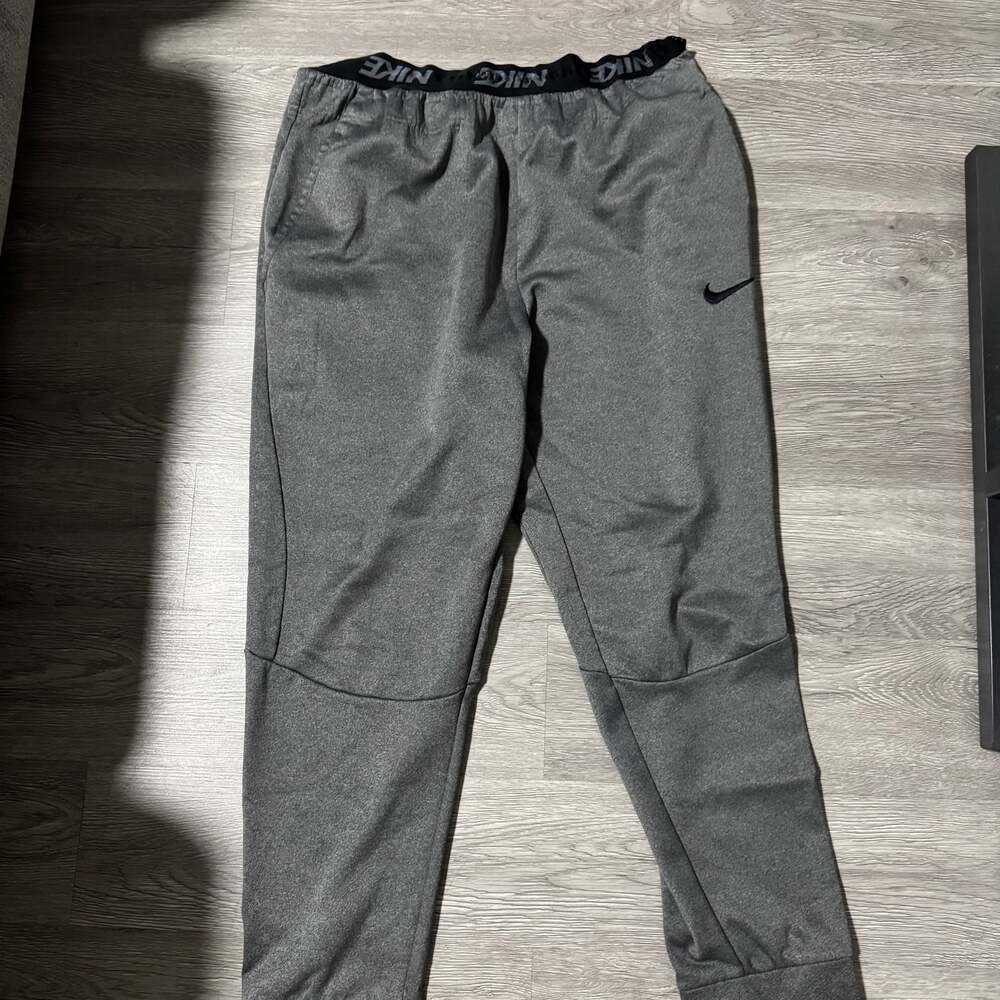 Nike Therma-FIT Tapered Fitness Pants Men's Grey Joggers
